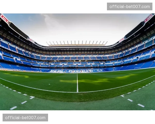 多家德甲俱乐部申请在夏季翻修草皮，强调需要更平整的防守区域