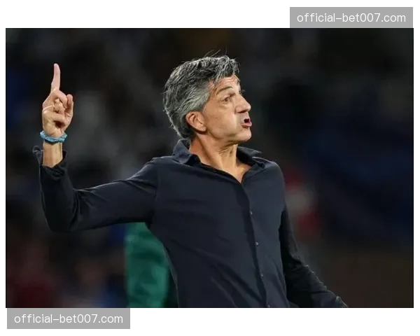 深度解析：阿尔瓜西尔如何为皇家社会打造欧洲顶级的“智能切换”防守网络