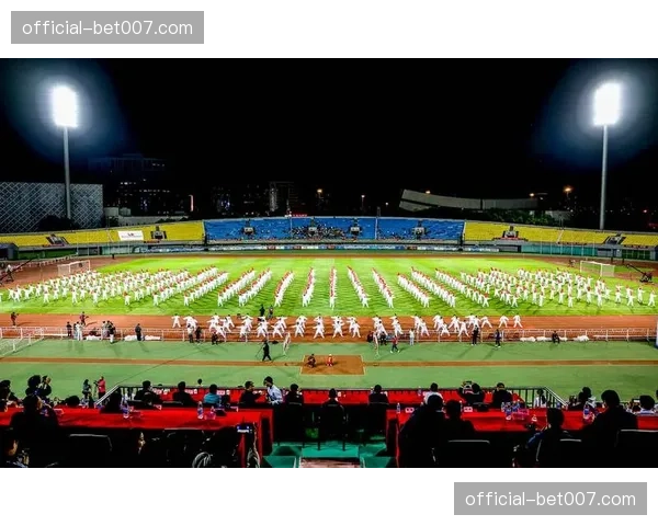 超过五万球迷参与多特蒙德“足球嘉年华”社区活动